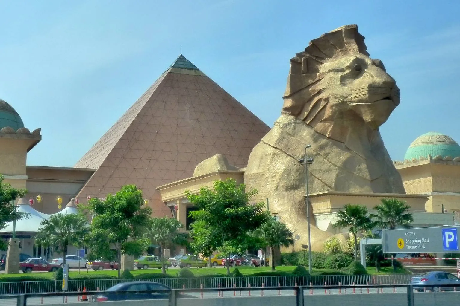 Sunway Pyramid landmark in Bandar Sunway
